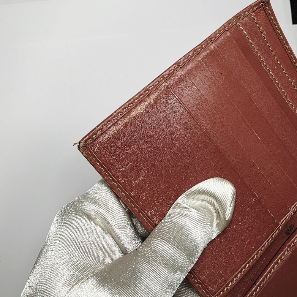 Gucci Leather Wallet with Gold Accent - Picture 5 of 10